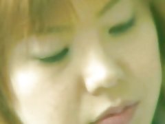 Японская школьніца атрымлівае яе сакавітыя ружовыя шапіках лізалі затым трахал