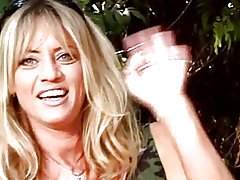 Рыжая азіяцкіх лесбіянак мае яе шапіках вылізалі, гуллівы сябрамі ў парк